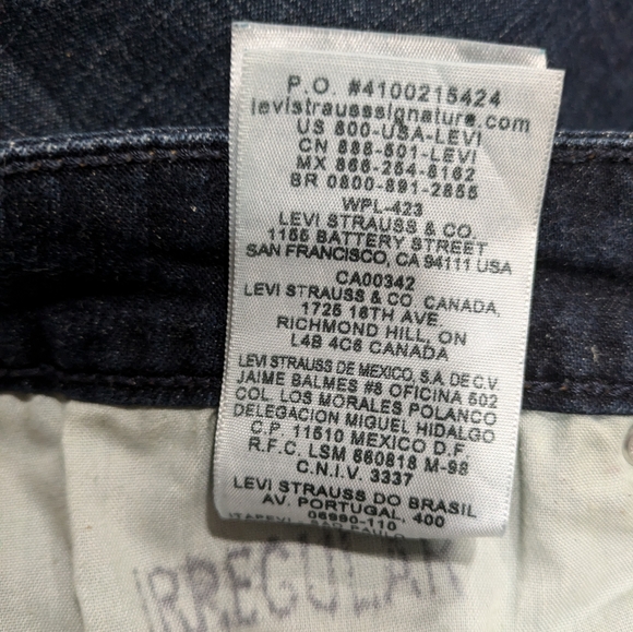 Woman's Sz 18 (40"X10") LEVI Levi Strauss Signature Dark Blue Bermuda Shorts - Picture 7 of 8